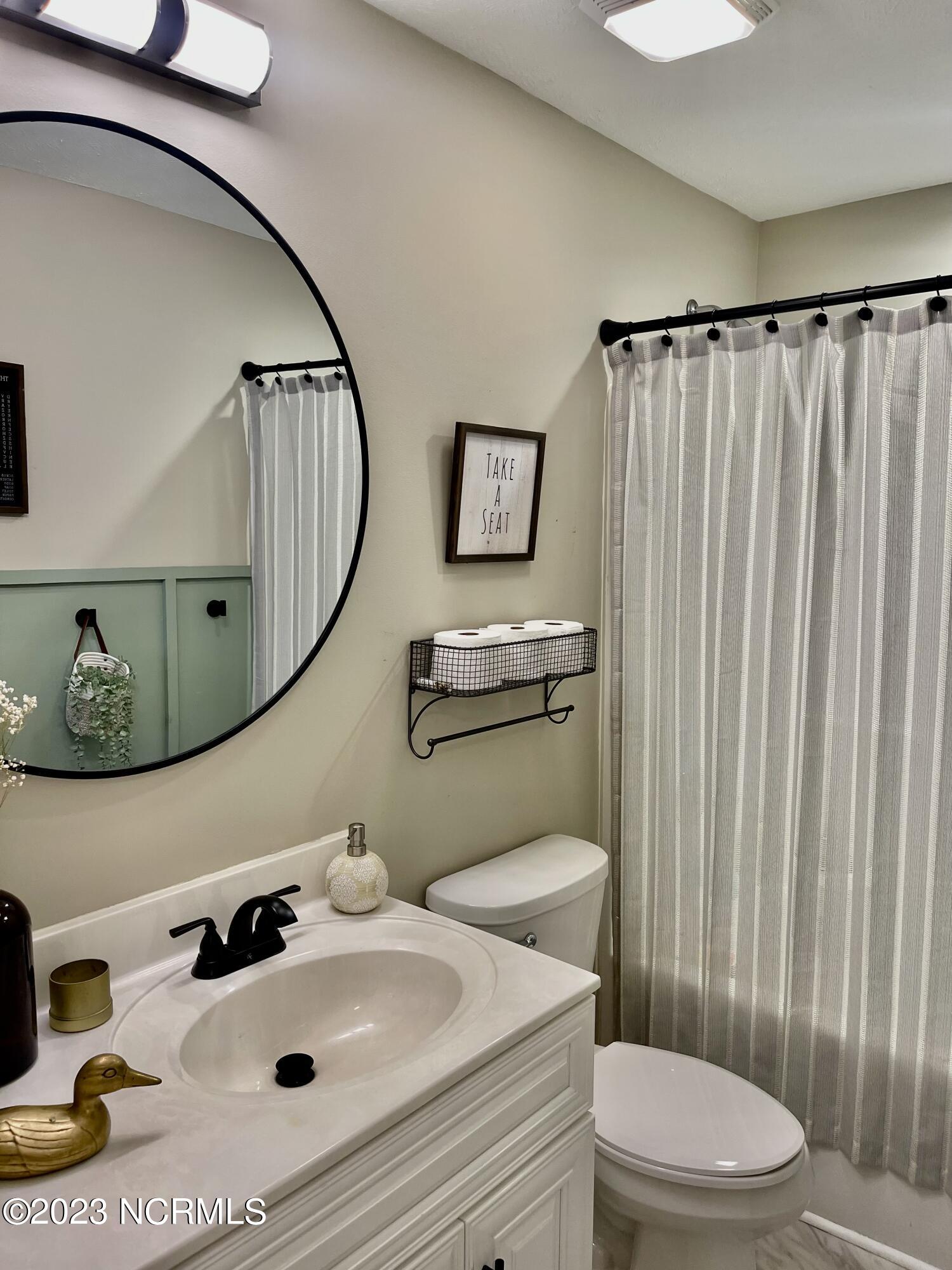 2010 Brooklyn Lane Rockingham, NC 28379 - Photo 9 of 47 Hall bathroom