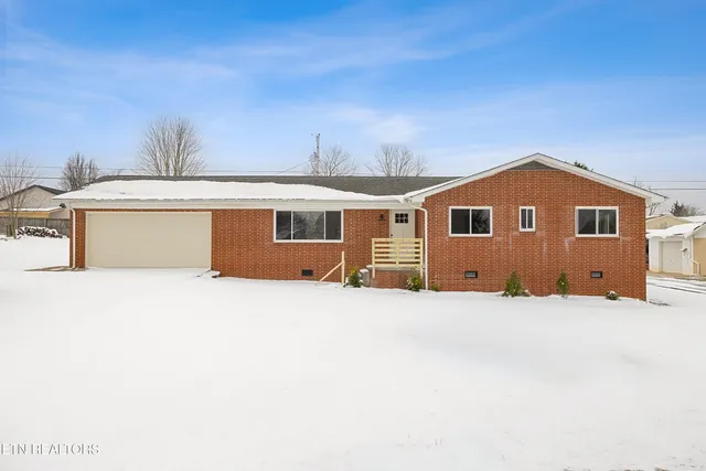 $379,000 | 419 Greencrest Drive, Maryville, TN 37803