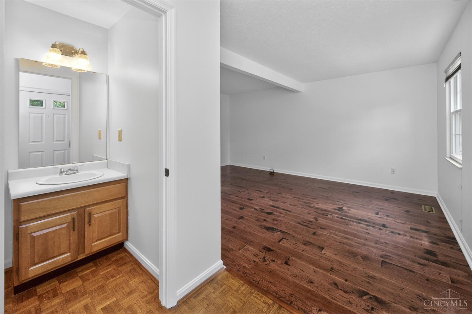 6355 Corbly Road, Unit 4 Cincinnati, OH 45230 - Photo 9 of 43