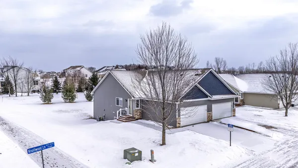$319,900 | 10751 Knollwood Lane, Woodbury, MN 55129