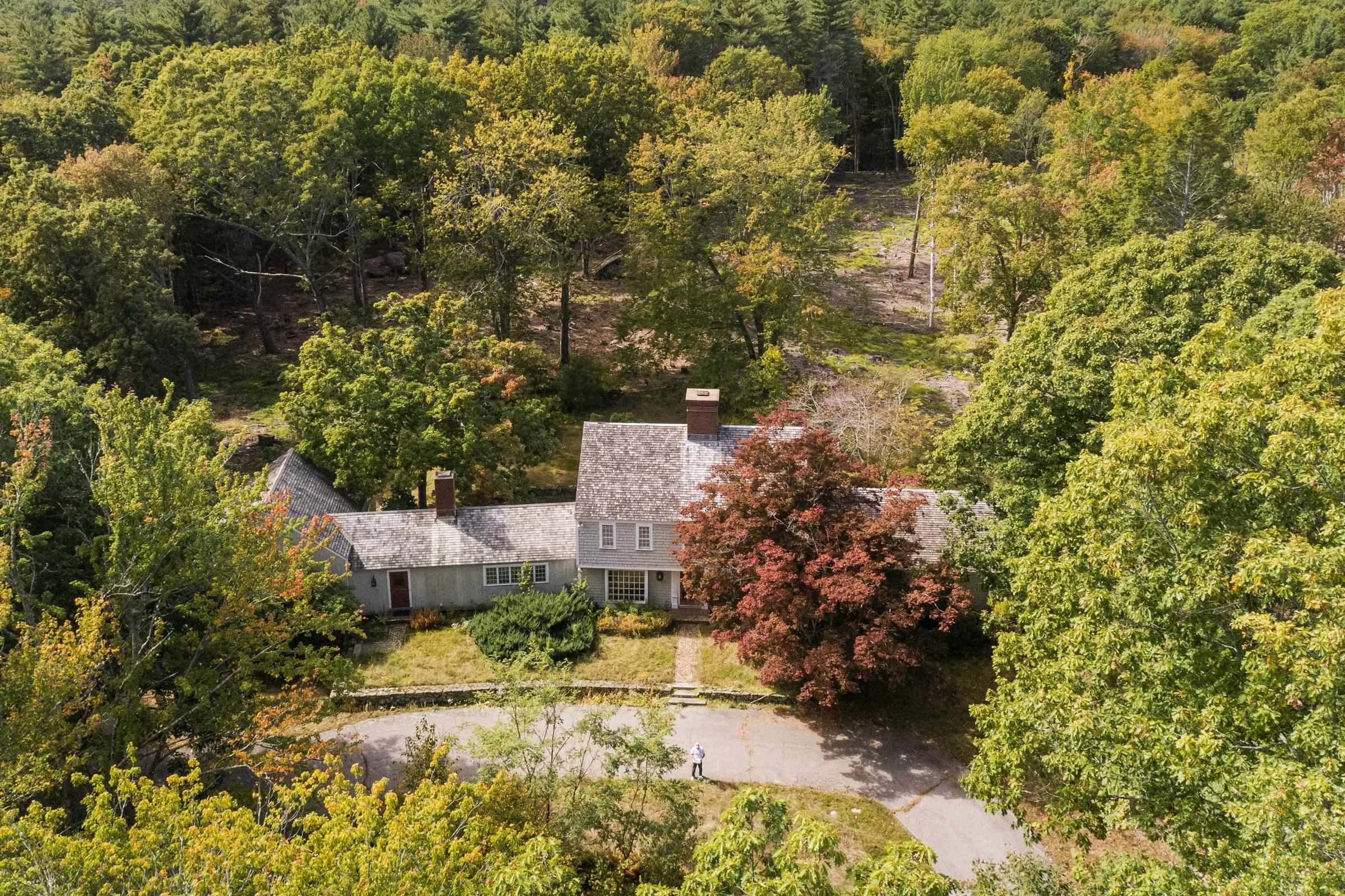 80 Woodland Road North Hampton, NH 03862 - Photo 2 of 59