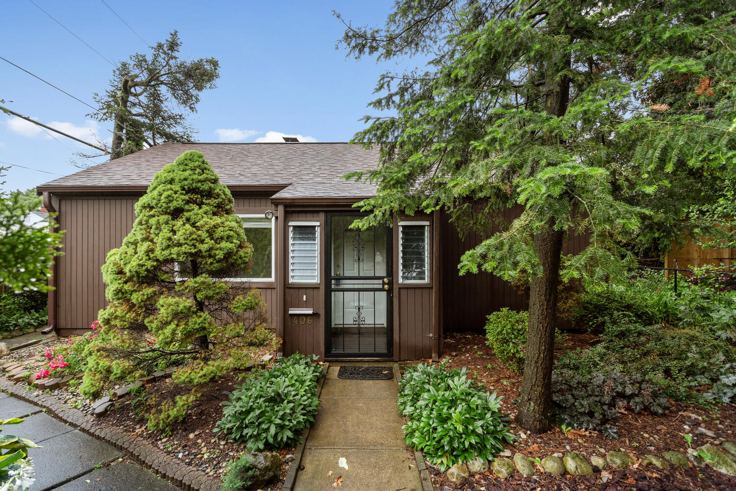 406 South Russell Street Champaign, IL 61821 - Photo 1 of 39 Gallery Image 1