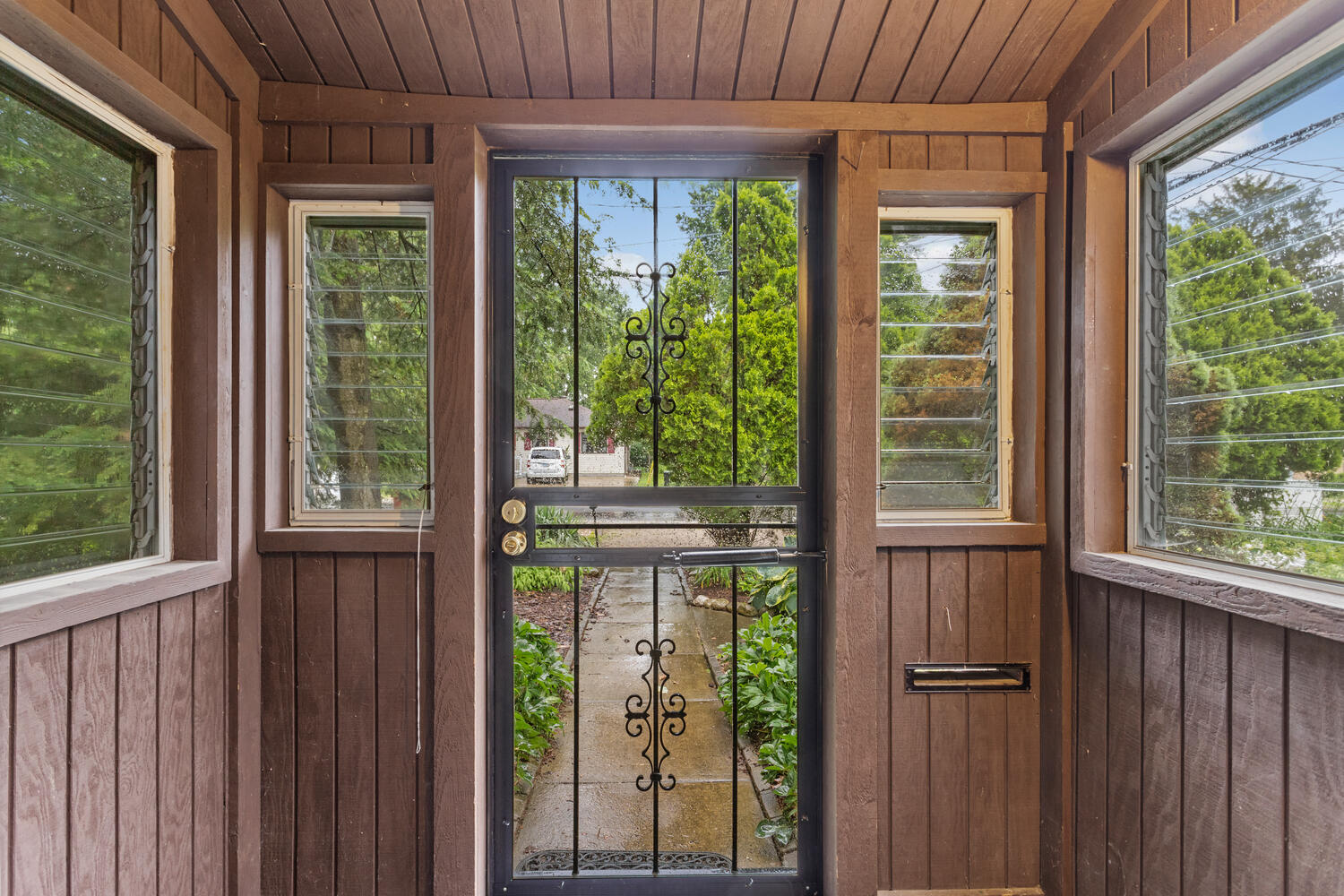 406 South Russell Street Champaign, IL 61821 - Photo 11 of 39 Gallery Image 11