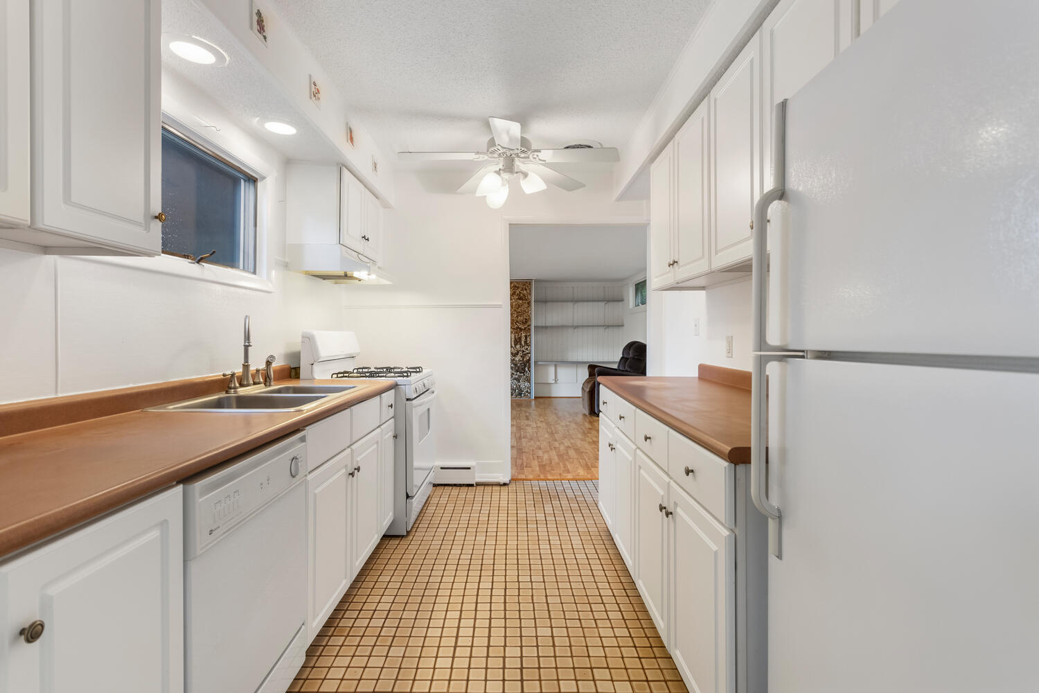 406 South Russell Street Champaign, IL 61821 - Photo 15 of 39 Gallery Image 15