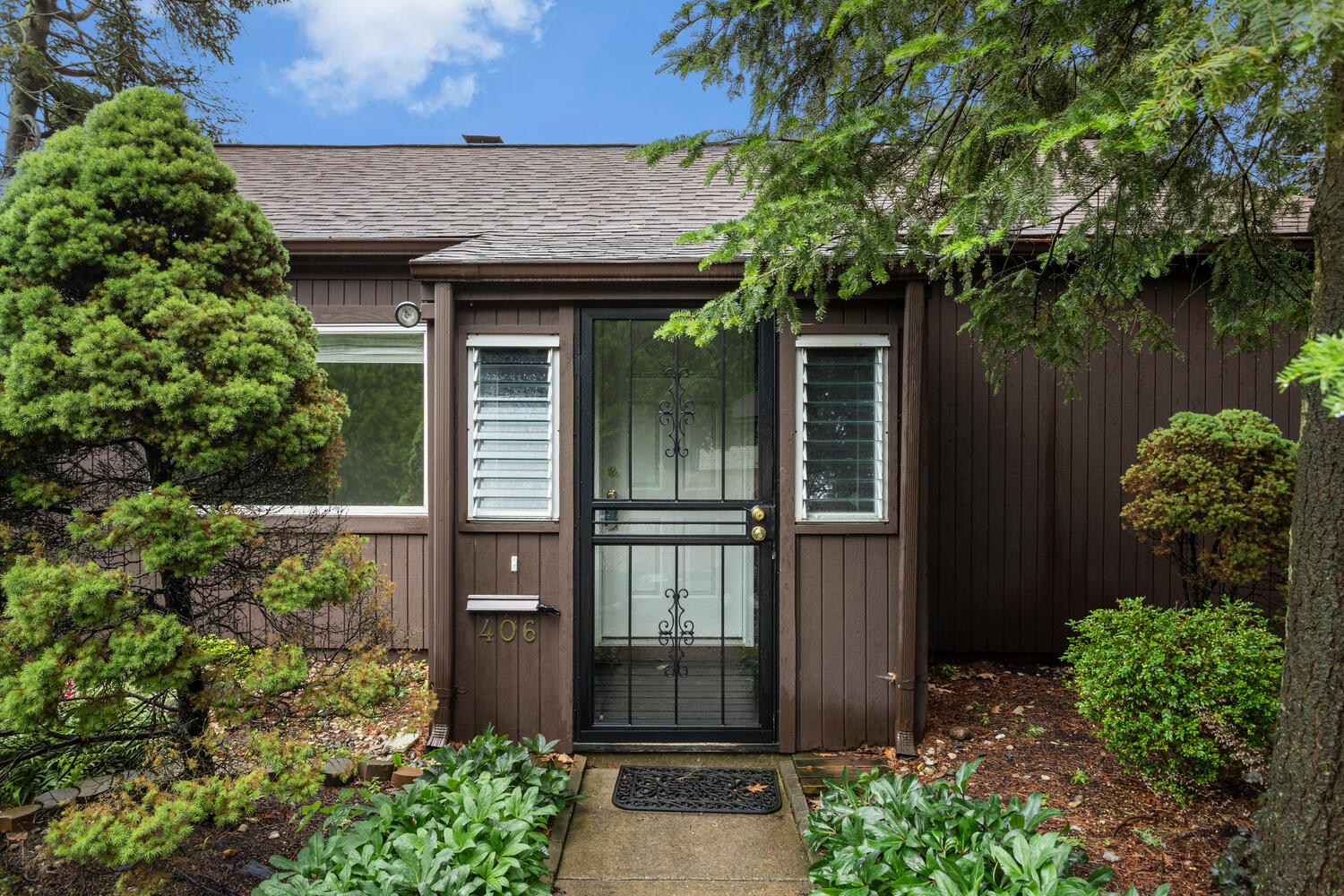 406 South Russell Street Champaign, IL 61821 - Photo 3 of 39 Gallery Image 3