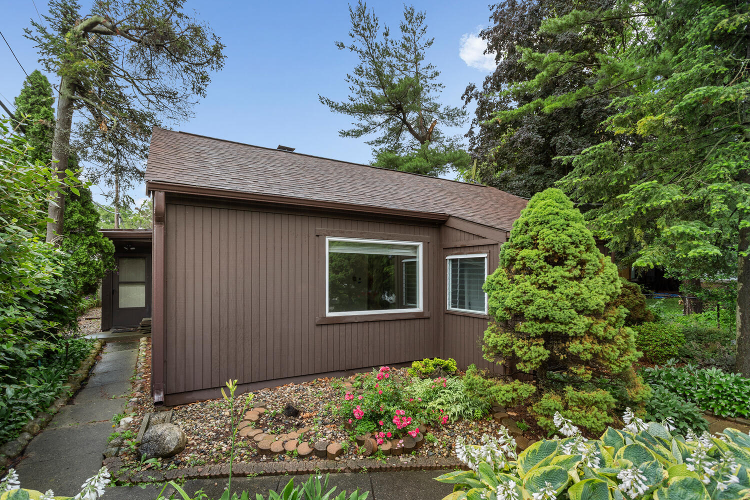 406 South Russell Street Champaign, IL 61821 - Photo 4 of 39 Gallery Image 4