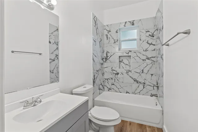 $1,500 | 436 East Peach Street, Unit B, Angleton, TX 77515