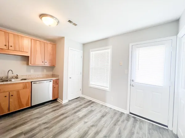 $1,025 | 1042 West Creek Coyote Trail, Unit G, Clarksville, TN 37042