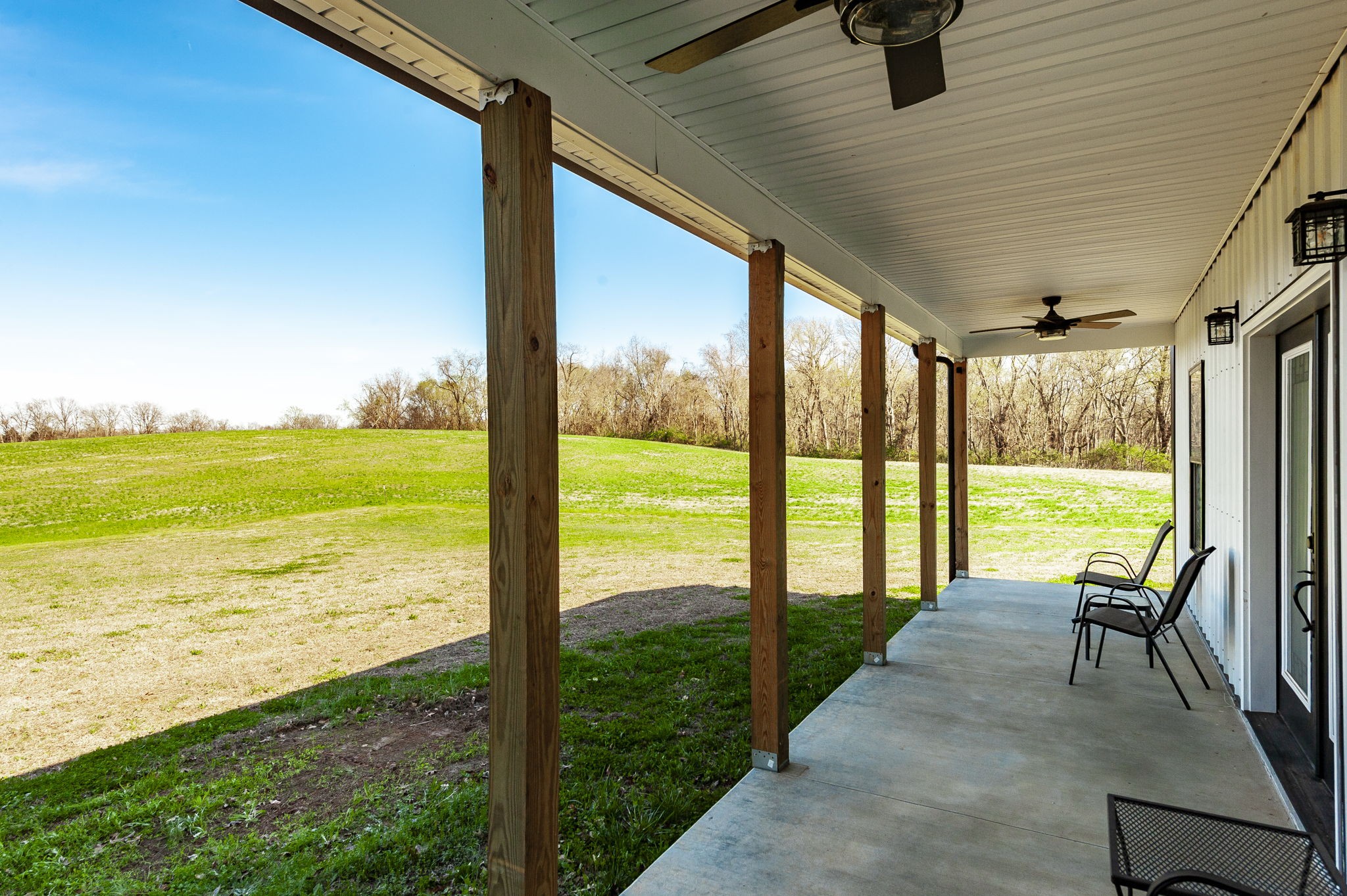 223 Cedar Hill Road Adams, TN 37010 - Photo 6 of 51 a view of a ocean from a big room