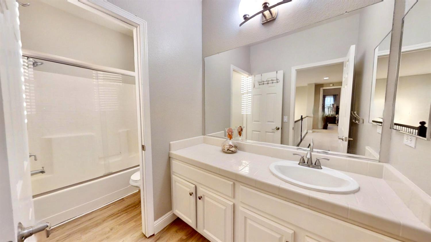 9573 Spring River Way Elk Grove, CA 95624 - Photo 14 of 49