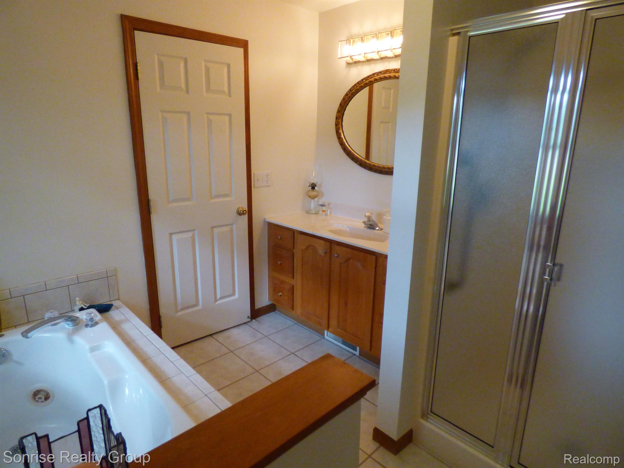 10232 Spencer Road Brighton, MI 48114 - Photo 20 of 32 Master Bath