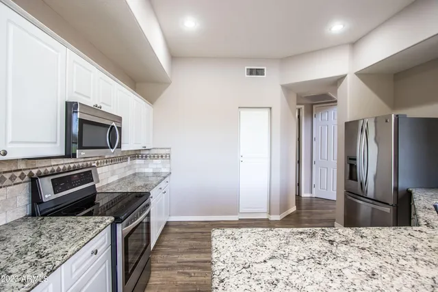 $2,775 | 3800 South Cantabria Circle, Unit 1048, Chandler, AZ 85248