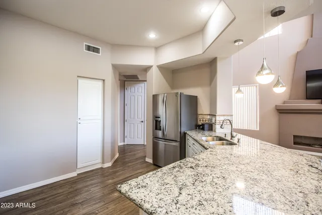 $2,775 | 3800 South Cantabria Circle, Unit 1048, Chandler, AZ 85248