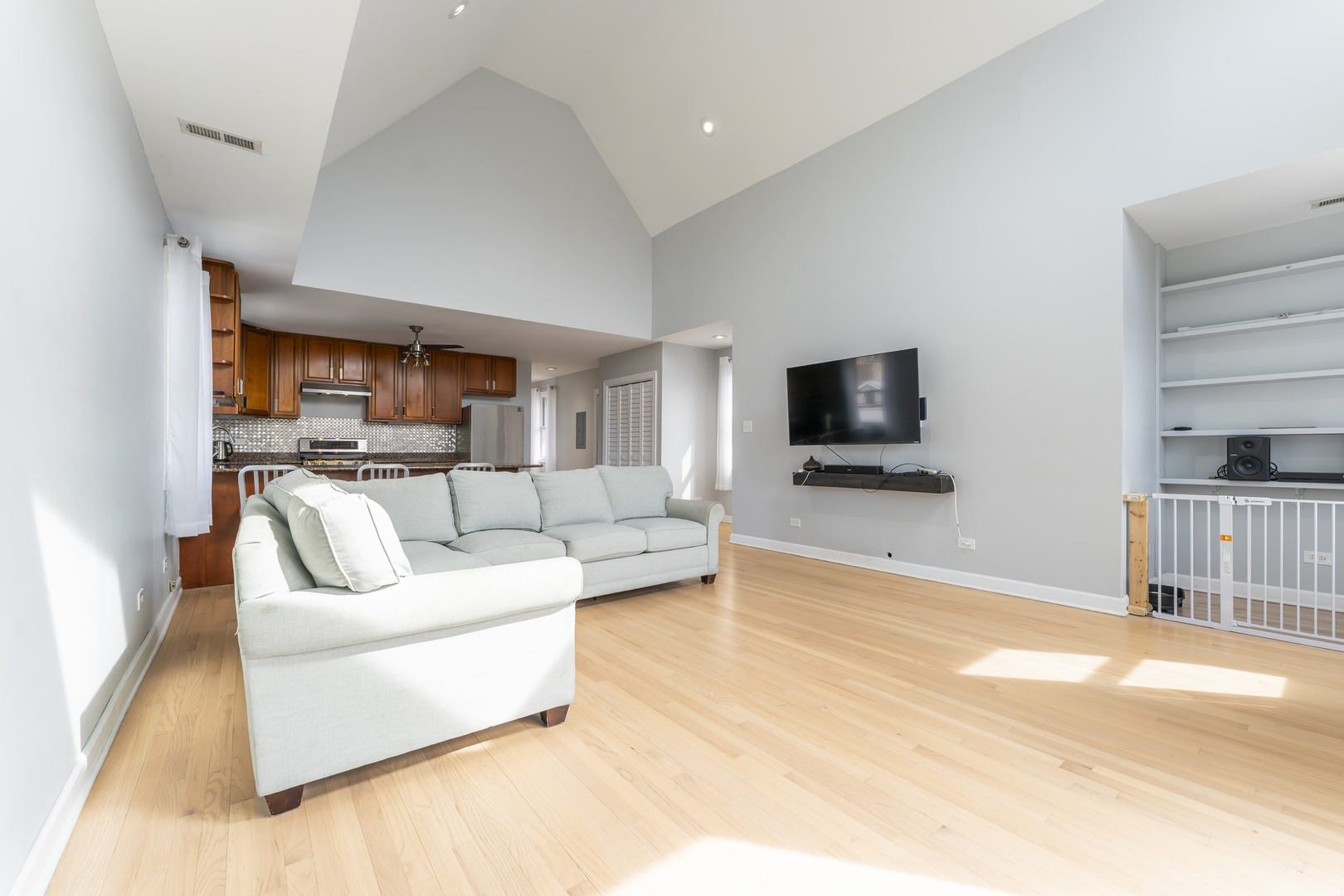 1024 West 18th Place Chicago, IL 60608 - Photo 18 of 40