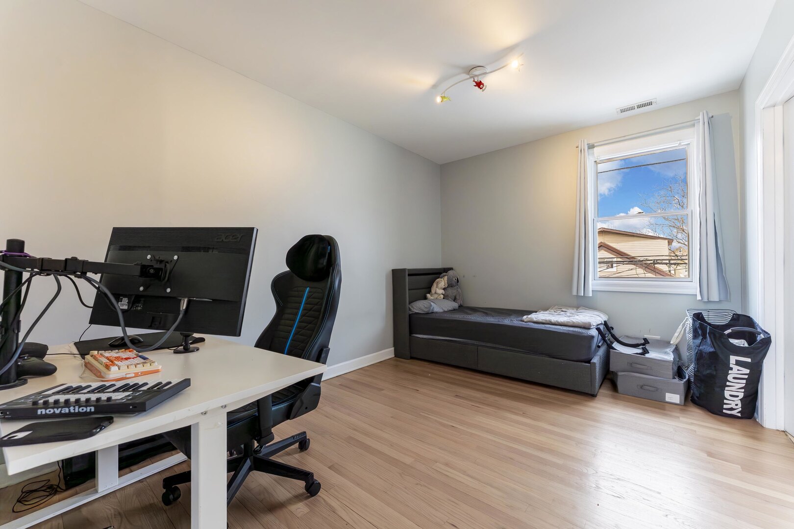 1024 West 18th Place Chicago, IL 60608 - Photo 20 of 40