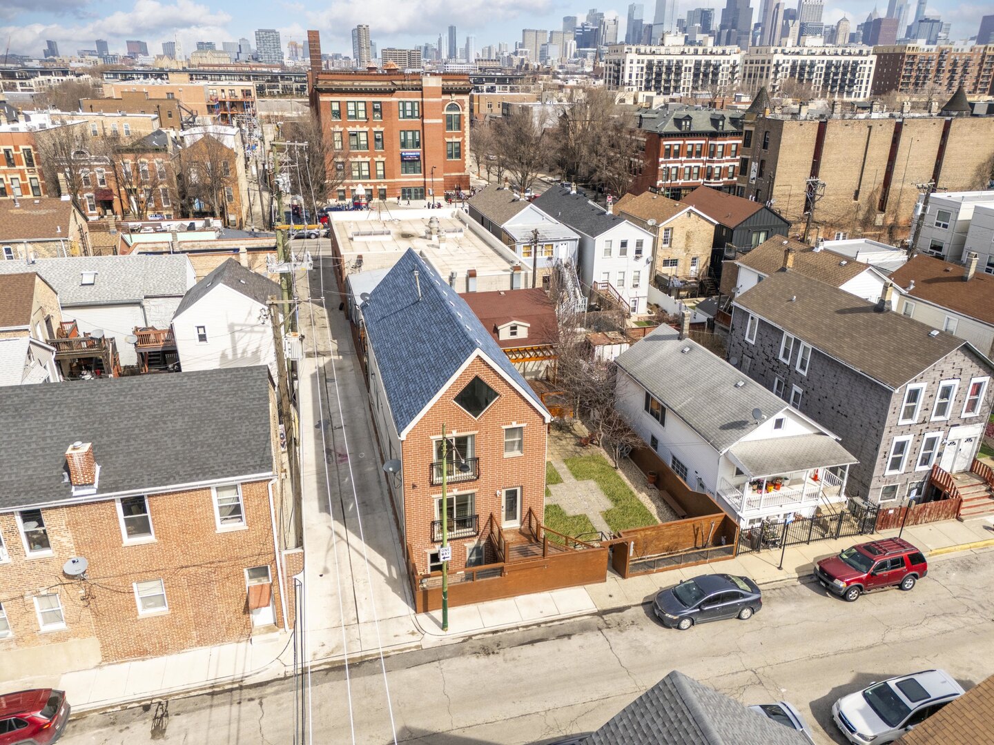 1024 West 18th Place Chicago, IL 60608 - Photo 2 of 40