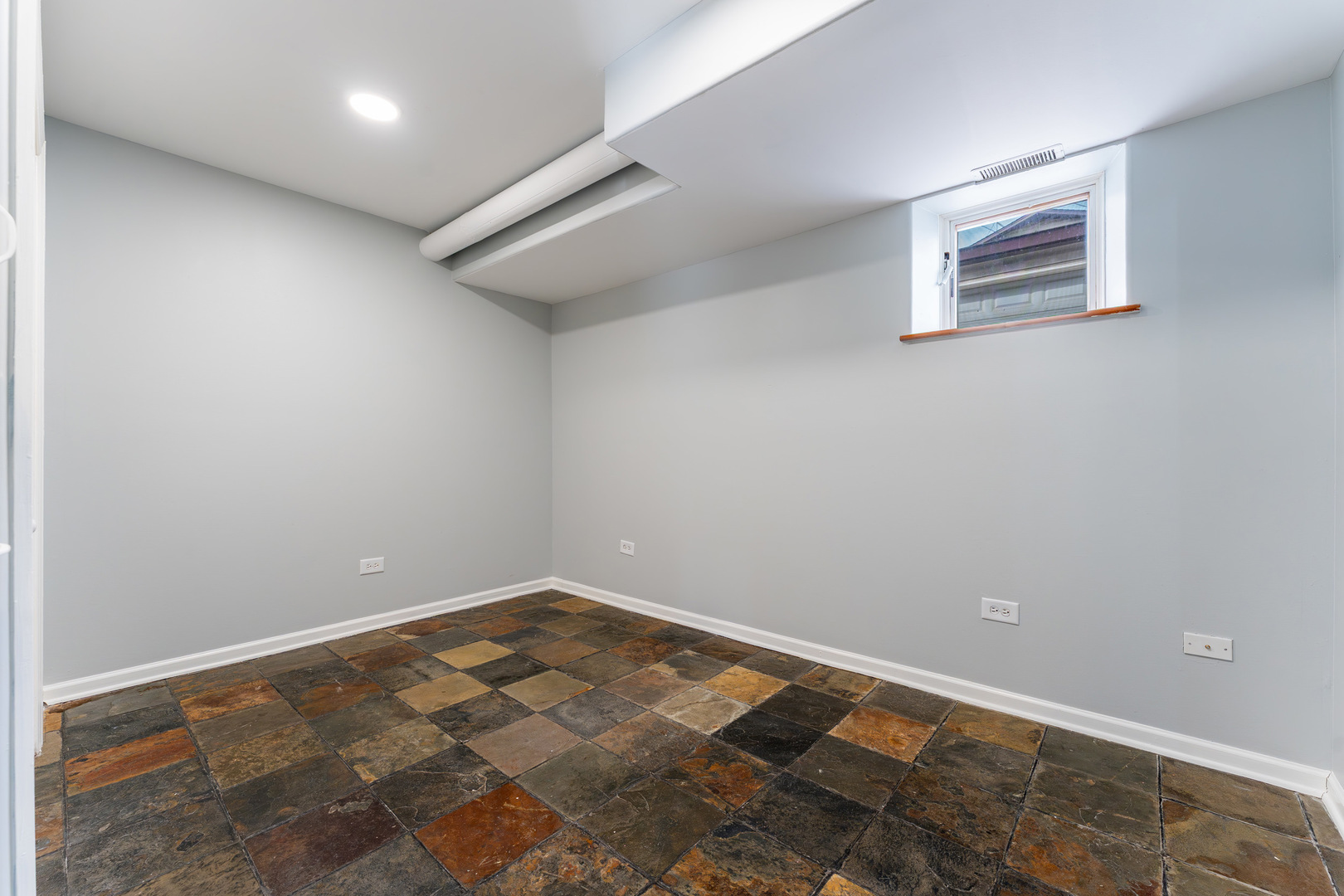 1024 West 18th Place Chicago, IL 60608 - Photo 26 of 40