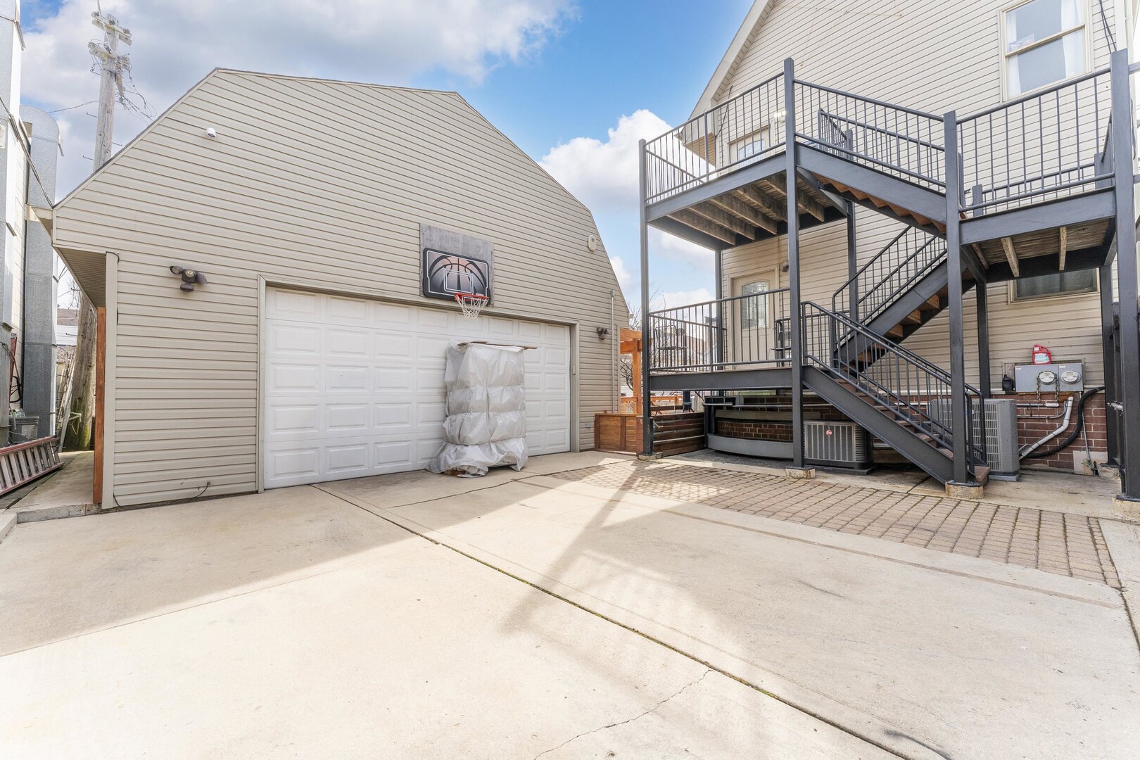 1024 West 18th Place Chicago, IL 60608 - Photo 32 of 40