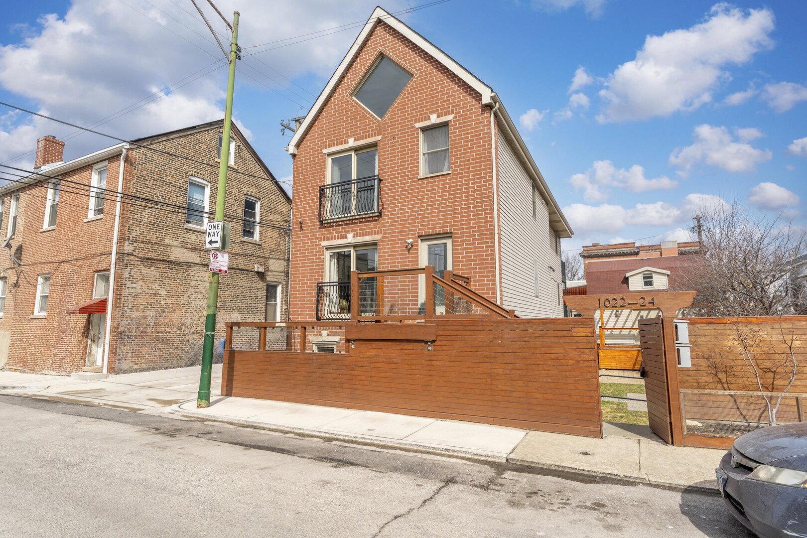1024 West 18th Place Chicago, IL 60608 - Photo 4 of 40