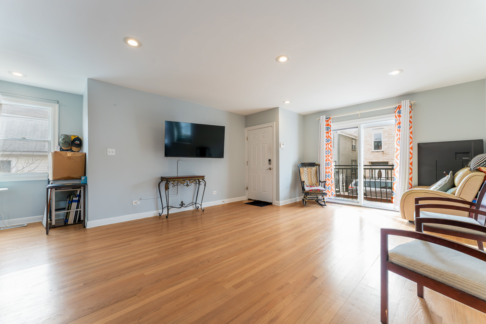 1024 West 18th Place Chicago, IL 60608 - Photo 8 of 40