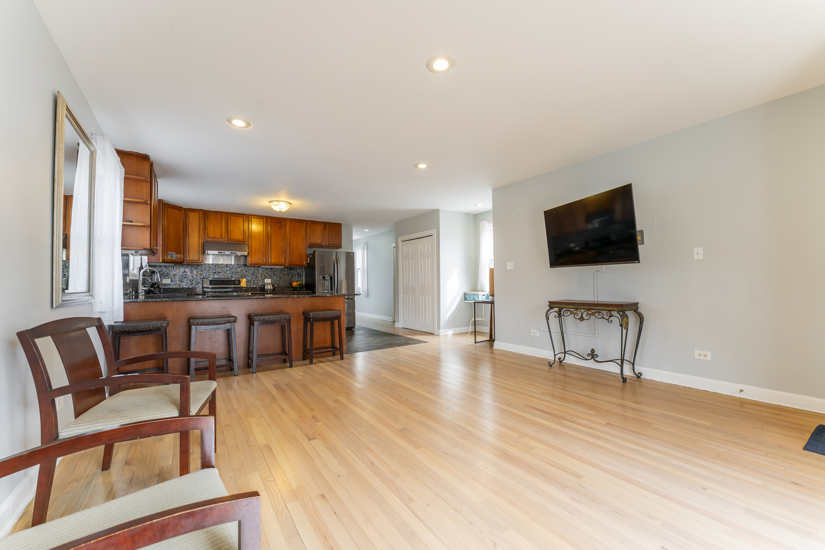 1024 West 18th Place Chicago, IL 60608 - Photo 9 of 40