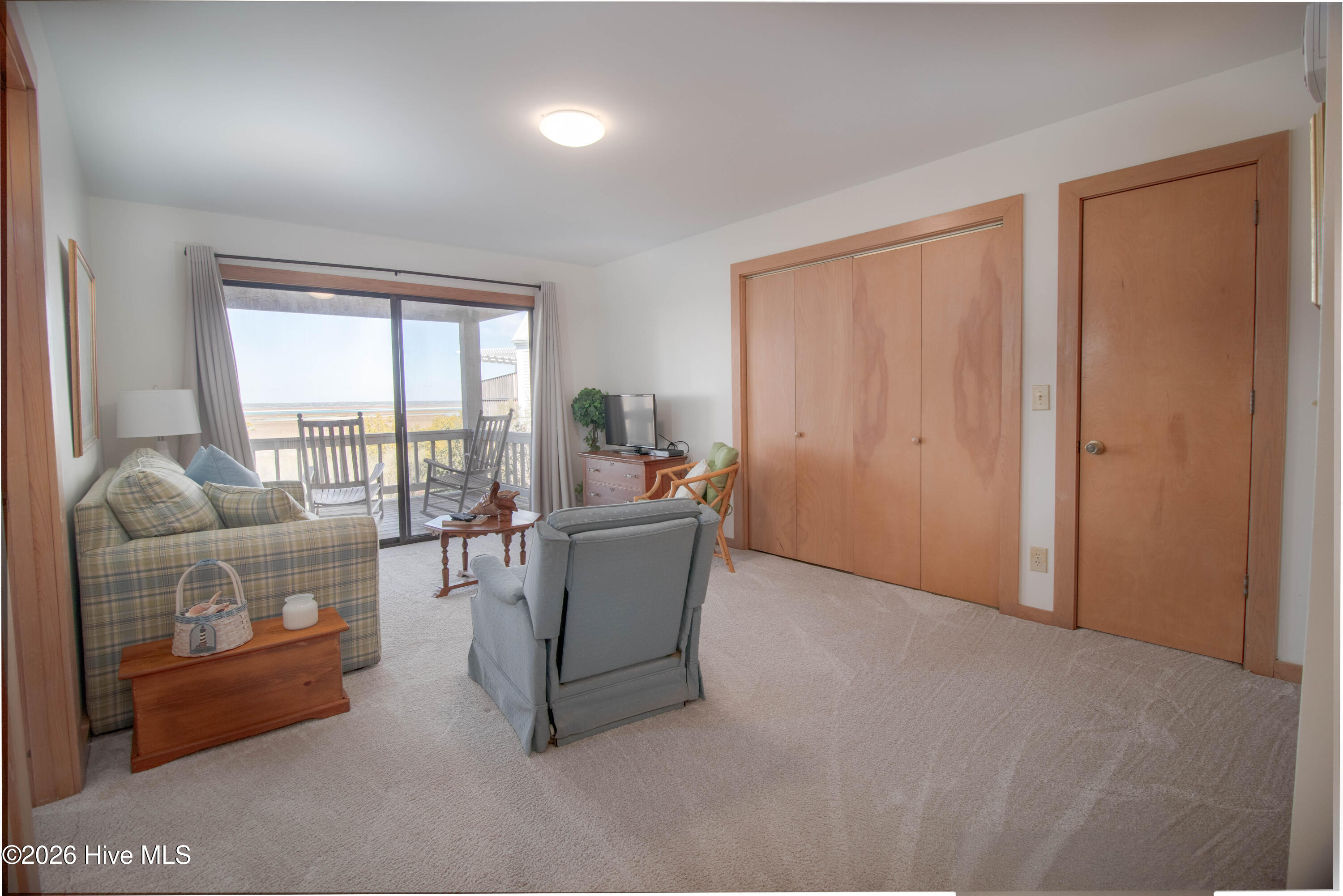 403 Beach Road North Wilmington, NC 28411 - Photo 15 of 26 First floor family room