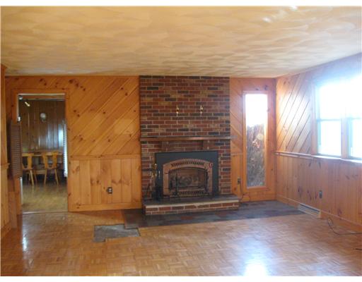 346 Indian Corner Road North Kingstown, RI 02874 - Photo 3 of 7 Living Room.