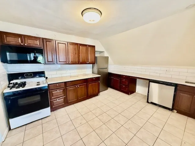 $2,500 | 10-12 Timothy Avenue, Unit 3, Everett, MA 02149