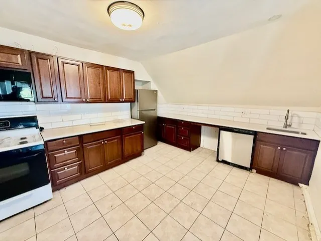 $2,500 | 10-12 Timothy Avenue, Unit 3, Everett, MA 02149