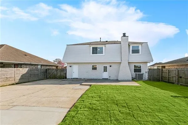 $329,000 | 2236 Hampton Drive, Harvey, LA 70058
