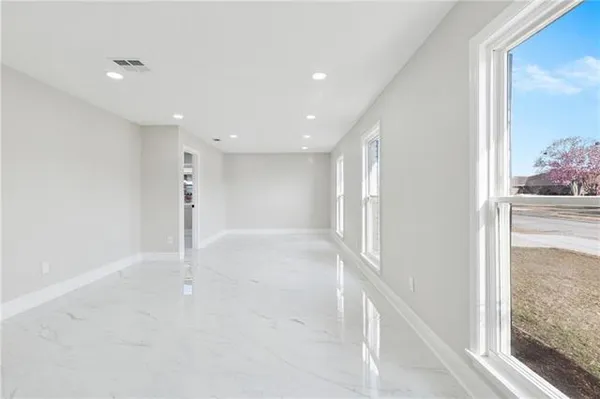 $329,000 | 2236 Hampton Drive, Harvey, LA 70058