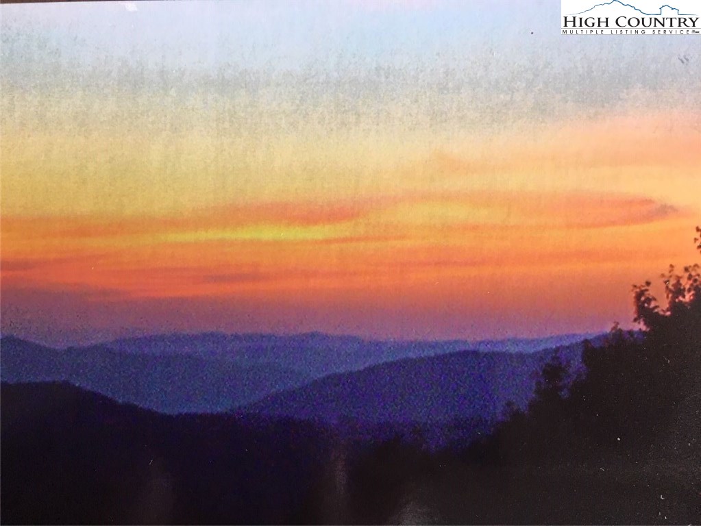 311 Pinnacle Ridge Road Beech Mountain, NC 28604 - Photo 2 of 29