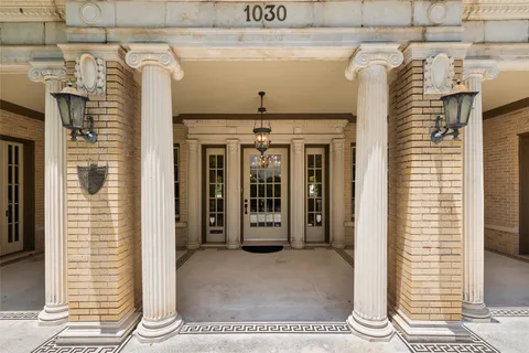 a view of a entryway of the house