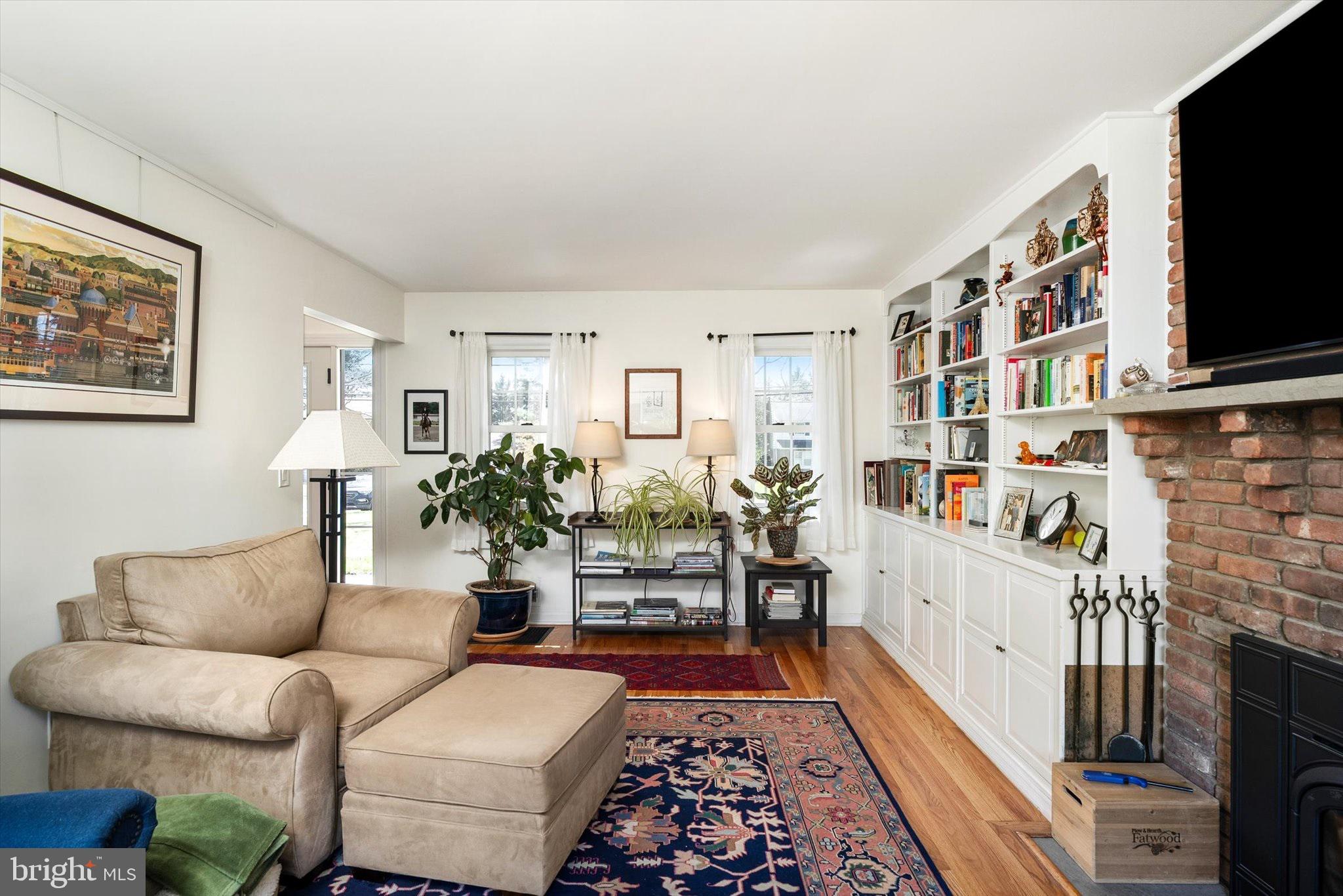 18 Cranbury Neck Road Cranbury, NJ 08512 - Photo 6 of 29 Living Room