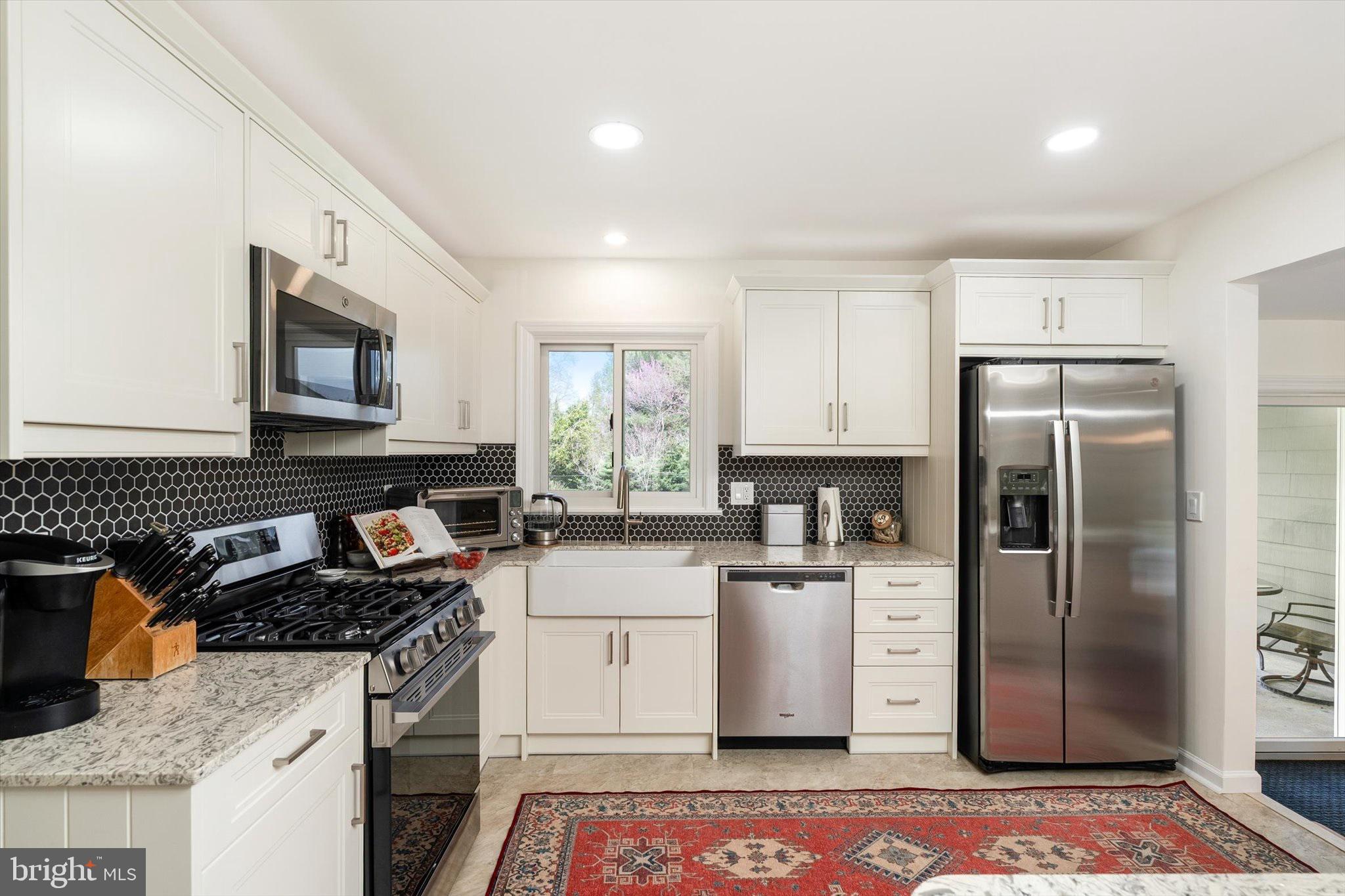 18 Cranbury Neck Road Cranbury, NJ 08512 - Photo 9 of 29