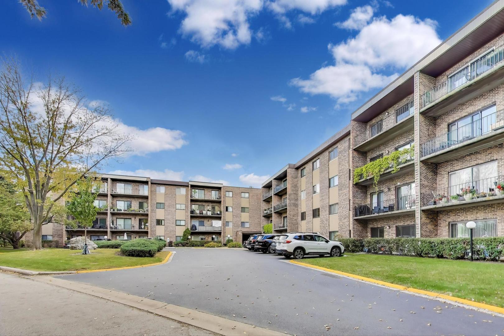 725 West Huntington Commons Road, Unit 217 Mount Prospect, IL 60056 - Photo 1 of 23