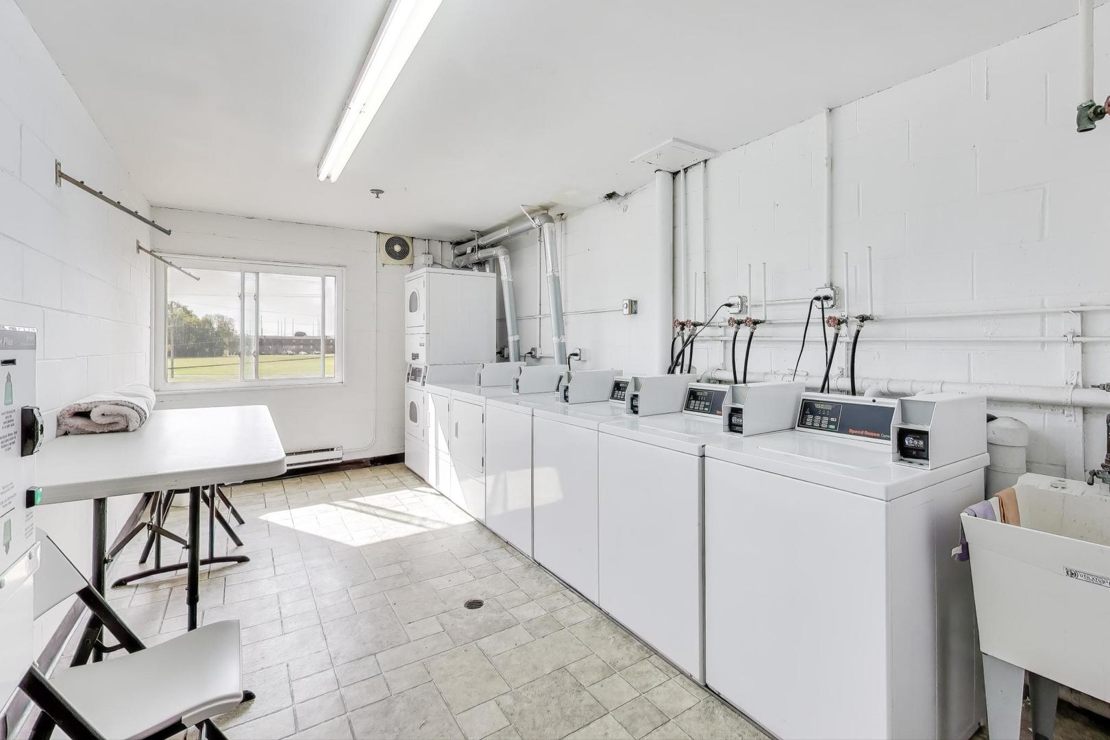 725 West Huntington Commons Road, Unit 217 Mount Prospect, IL 60056 - Photo 19 of 23