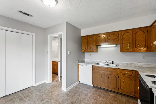 $925 | 121 Stephanie Drive, Unit D, Clarksville, TN 37042