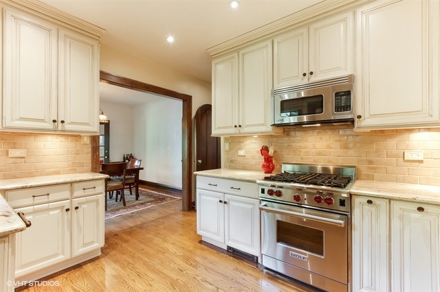 354 Forest Road Hinsdale, IL 60521 - Photo 7 of 24