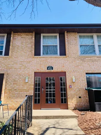 $1,500 | 932 Westbrooke Way, Unit 8, Hopkins, MN 55343