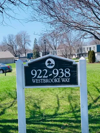 $1,500 | 932 Westbrooke Way, Unit 8, Hopkins, MN 55343
