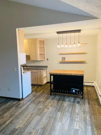 $1,500 | 932 Westbrooke Way, Unit 8, Hopkins, MN 55343