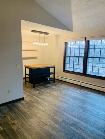 $1,500 | 932 Westbrooke Way, Unit 8, Hopkins, MN 55343