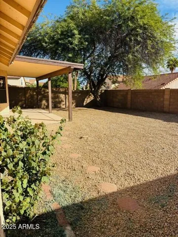 $2,395 | 2715 East Rockledge Road, Phoenix, AZ 85048