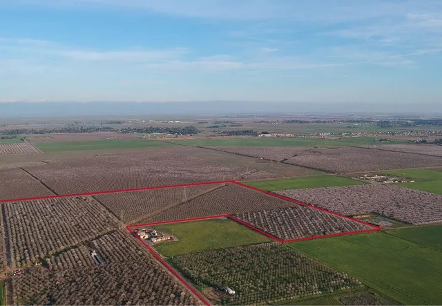 a view of an outdoor space and city view