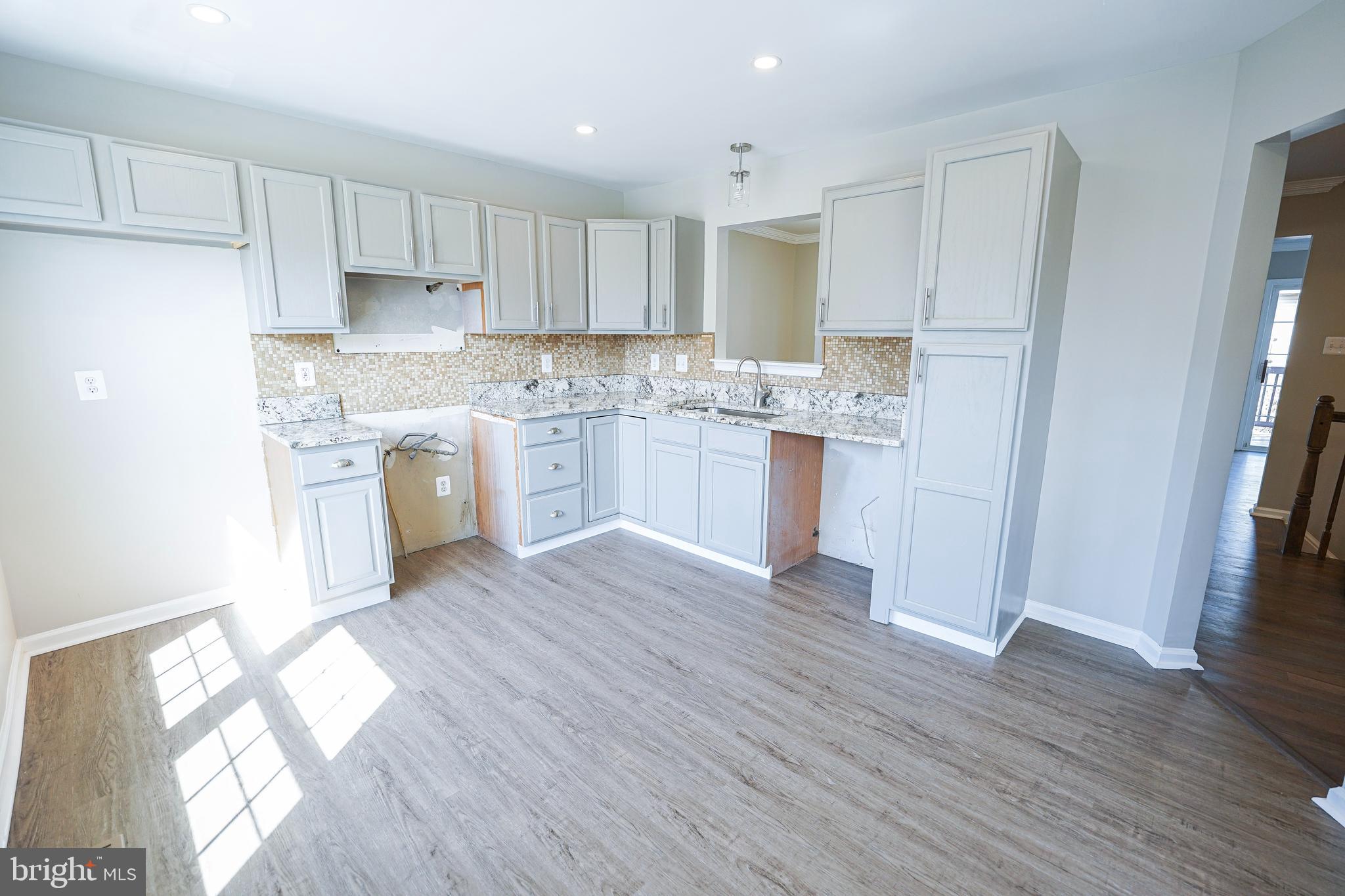 862 Vanderbilt Terrace Southeast Leesburg, VA 20175 - Photo 18 of 41 Spacious eat-in kitchen
