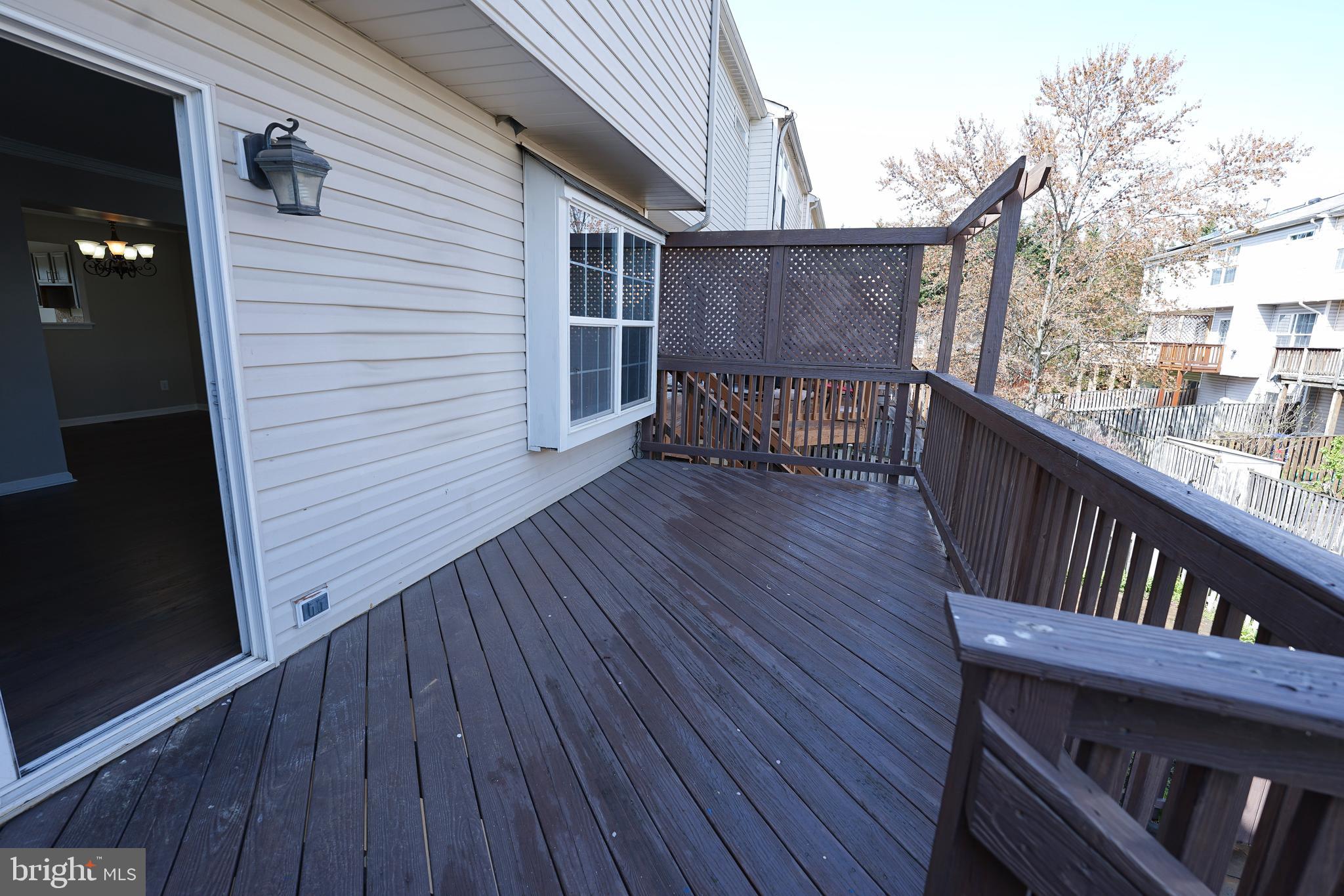 862 Vanderbilt Terrace Southeast Leesburg, VA 20175 - Photo 39 of 41 Privacy screens on both sides