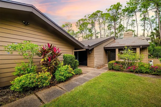 $350,000 | 4687 Chandlers Forde, Unit 25, Sarasota, FL 34235