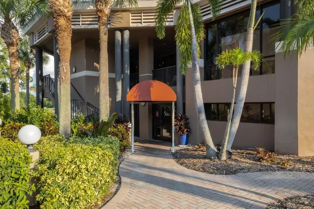 $350,000 | 4687 Chandlers Forde, Unit 25, Sarasota, FL 34235