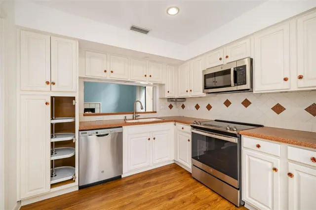 $350,000 | 4687 Chandlers Forde, Unit 25, Sarasota, FL 34235